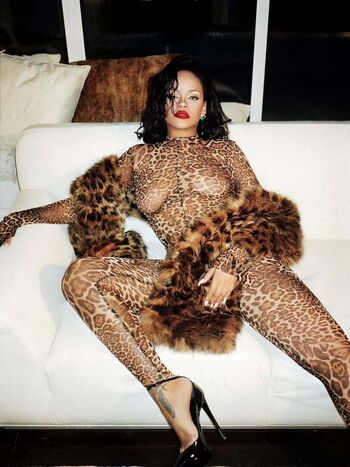 🔥 Rihanna  page leaked private photo uncensored full