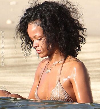 🔥 Rihanna leaked private photo uncensored full