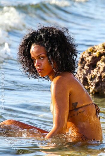 🔥 Rihanna leaked private photo uncensored full