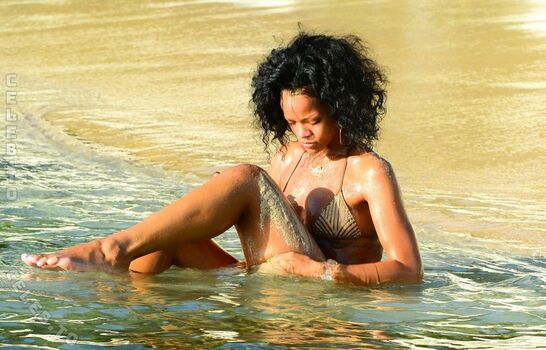 🔥 Rihanna leaked private photo uncensored full