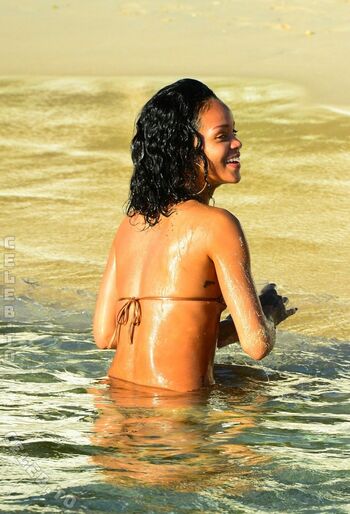 🔥 Rihanna leaked private photo uncensored full
