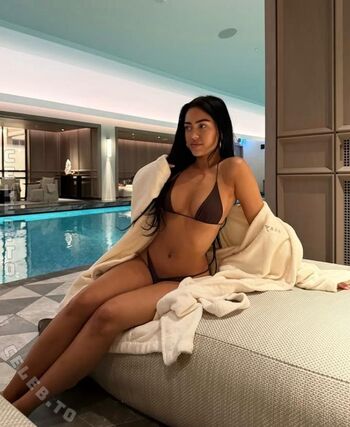 🔥 Roxanarosuu page leaked private photo uncensored full