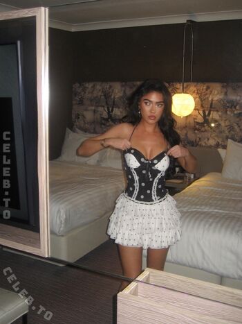 🔥 Roxanarosuu leaked private photo uncensored full