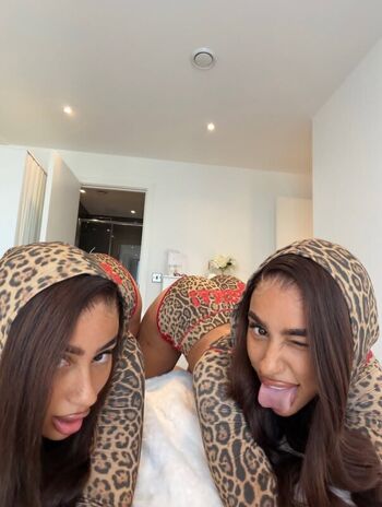 🔥 Yourtwinss leaked private photo uncensored full
