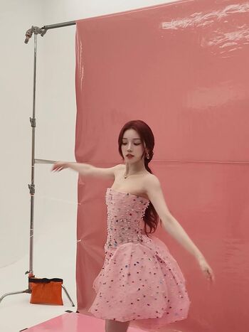 🔥 Yuqi leaked private photo uncensored full