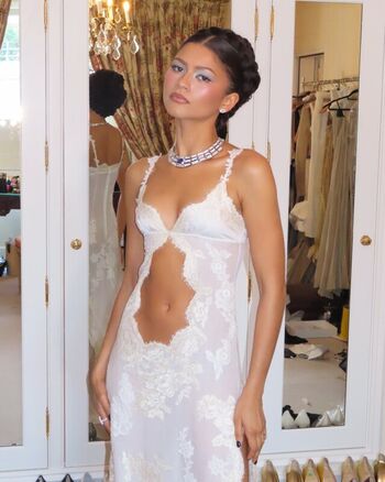 🔥 Zendaya page leaked private photo uncensored full